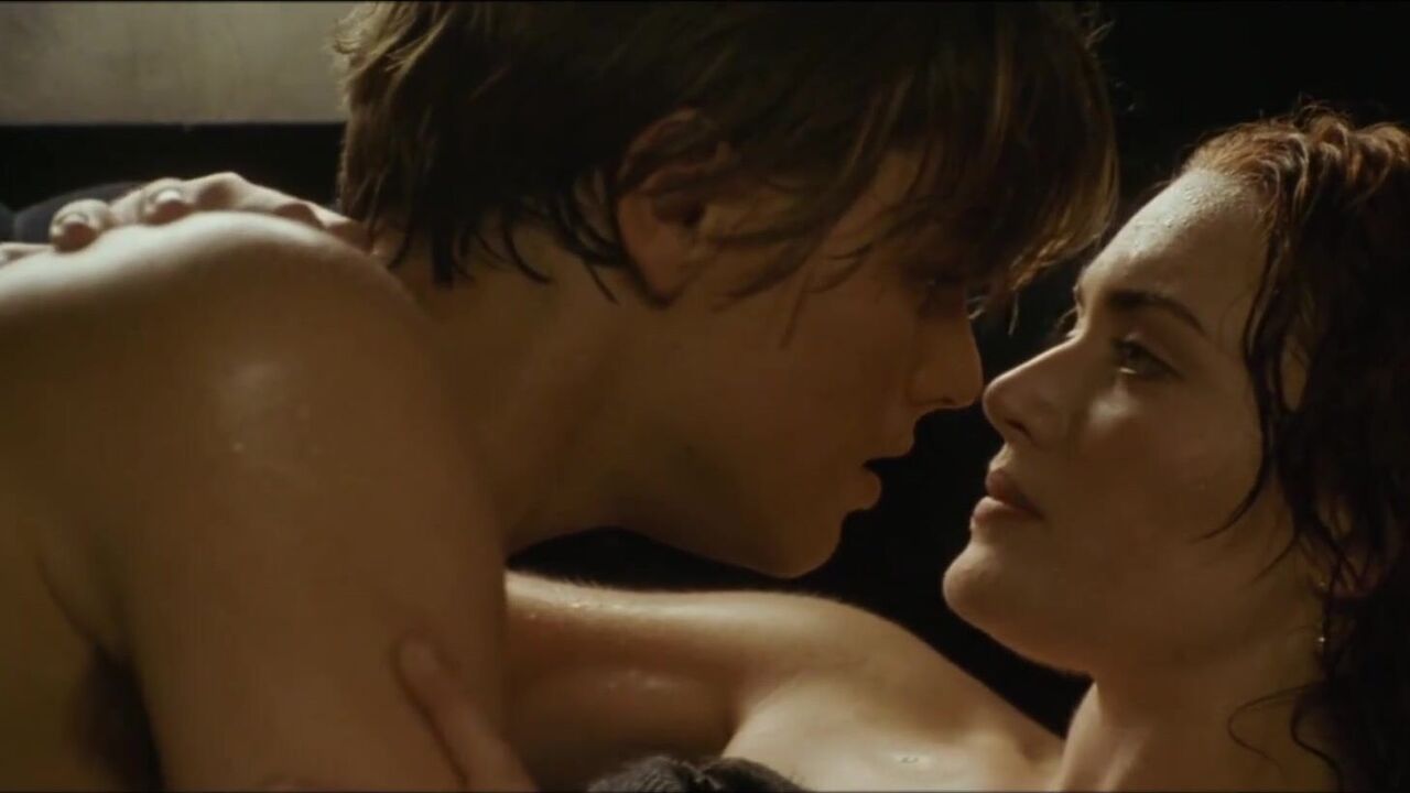 Leonardo DiCaprio loves chick's body and draws her before fucking in Titanic  (1997) Video Â» Best Sexy Scene Â» HeroEro Tube