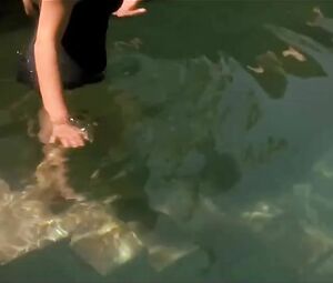 Village life and its secrets tempt Liv Tyler and Rachel Weis in Stealing Beauty (1995)