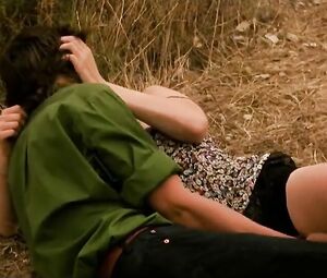 Village life and its secrets tempt Liv Tyler and Rachel Weis in Stealing Beauty (1995)