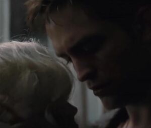 Reese Witherspoon shows how she fools around in sex scene from Water for Elephants (2011)