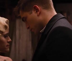 Reese Witherspoon shows how she fools around in sex scene from Water for Elephants (2011)