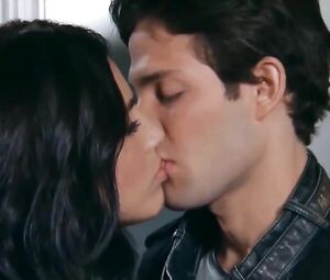 Girl sees man for the first time in her life but it doesn't stop her from fucking