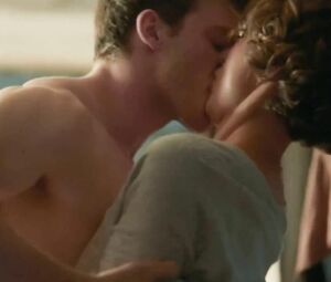 Enticing babe Julia Koschitz teases womanizers and gets nailed in Jonathan (2016)