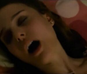 Movie sex scenes of girl who gets scored and even licked off by babe in Black Swan (2010)