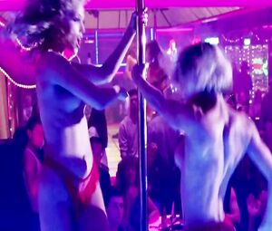 Strippers Elizabeth Berkley and Gina Gershon excite men and chicks in Showgirls (1995)