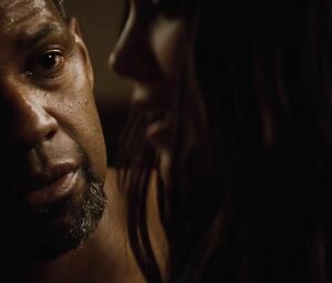Paula Patton manages to excite black man during the naked moment from 2 Guns movie