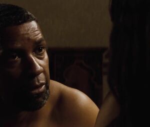 Paula Patton manages to excite black man during the naked moment from 2 Guns movie