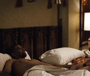 Paula Patton manages to excite black man during the naked moment from 2 Guns movie