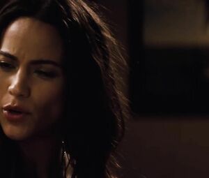 Paula Patton manages to excite black man during the naked moment from 2 Guns movie