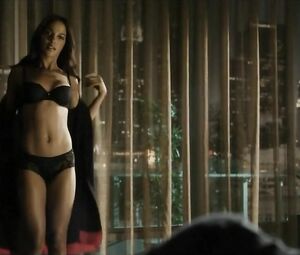 Babe loves being drilled by black man after striptease in TV series House of Lies S01