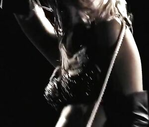 Sin City erotic scene with participation of Jessica Alba with lasso performing striptease