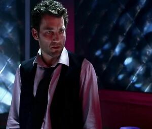 Natalie Portman with pink wig easily exposes body to man because he pays in Closer (2004)