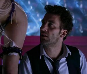 Natalie Portman with pink wig easily exposes body to man because he pays in Closer (2004)