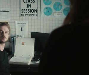 Kristen Wiig plays role of underfucked MILF who hooks up in The Skeleton Twins (2014)