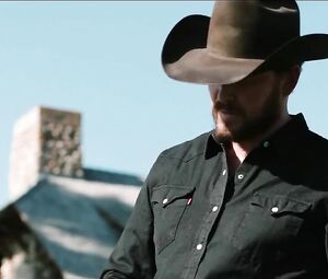 Kelly Reilly's tits make cowboy pay attention to them and fuck the twat in Yellowstone