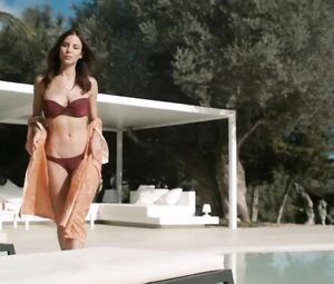 Enticing Kacey Barnfield in all her glory makes it with the guy in Blood Orange (2016)