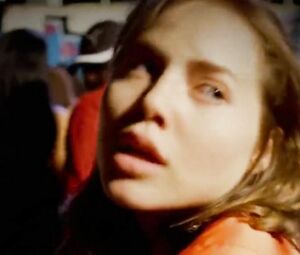 Letícia Colin makes BF stay aside and see her gangbanged in Bonitinha Mas Ordinária (2008)