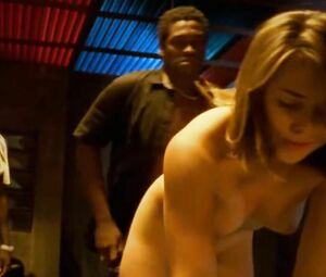 Letícia Colin makes BF stay aside and see her gangbanged in Bonitinha Mas Ordinária (2008)