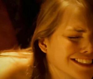 Letícia Colin makes BF stay aside and see her gangbanged in Bonitinha Mas Ordinária (2008)