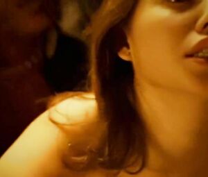 Letícia Colin makes BF stay aside and see her gangbanged in Bonitinha Mas Ordinária (2008)