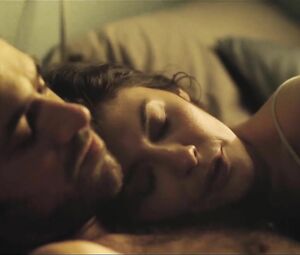 Guy falls for lesbian girlfriends Audrey Tautou and Kelly Reilly in Chinese Puzzle (2013)