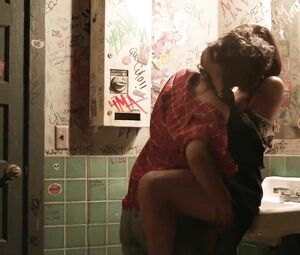 Roberta Colindrezs and Mishel Prada don't ask for consent but start fucking in Vida