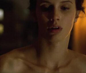 Double Lover sex scenes where men hump Marine Vacth and MILF strapons the lover