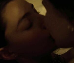 Sex moment of Kaitlyn Dever nude and Diana Silvers nude kissing and getting naked