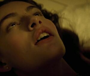 Sex moment of Kaitlyn Dever nude and Diana Silvers nude kissing and getting naked