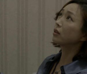 Asian girl Baek Se-ri nude makes it with man in Female Workers: Romance At Work (2016)