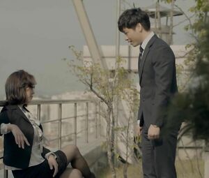 Asian girl Baek Se-ri nude makes it with man in Female Workers: Romance At Work (2016)