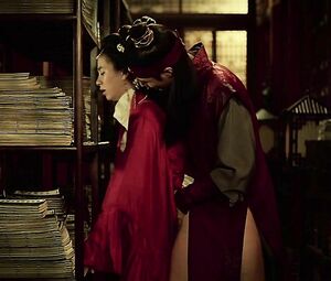 A Frozen Flower movie sex scene starring Song Ji-hyo nude in role of the queen (2008)