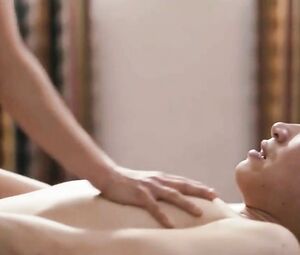 Joo Ye-bin and Kwak Ji-eun nude in hot nude scenes from the Korean movie Stepmom (2016)