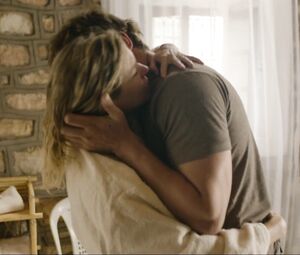 Mirage s01e05 (2020) - Very hot Marie-Josee Croze scene