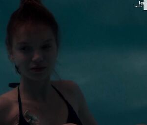 Hot scene compilation: Eden Ducourant in Pour Sarah s01 (2019)