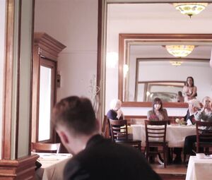 Naked Anna Grisebach enjoys public nudity in Die unsichtbare Frau (2019)