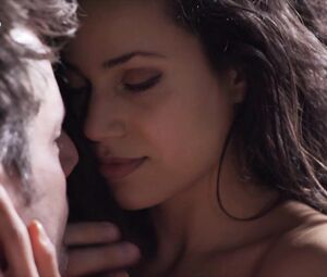 Alles was zahlt e3660 (2021) | Sexy Lisandra Bardel scenes