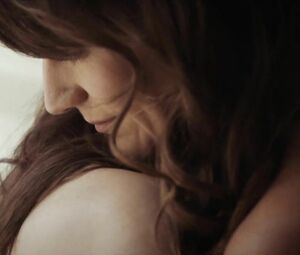 Naomi O'Taylor naked with another lady in Hunajaa (2020)