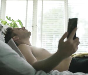 Tato Alexander, etc. Sexy scenes from Como Sobrevivir Soltero s01 (2020)