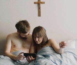 Mathilde Ulmer nude - Gloria Mundi (2019)