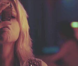 Silvia Varon's awesome sex scene from Entre paredes (2017)