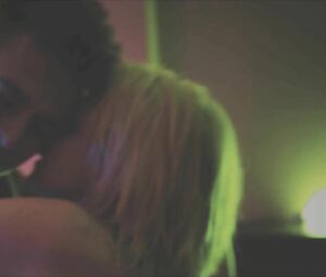 Silvia Varon's awesome sex scene from Entre paredes (2017)