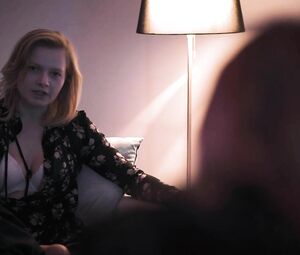 Julia Kalinowska enjoys lesbian sex in Kostka smalcu z bakaliami (2017)