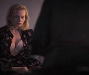 Julia Kalinowska enjoys lesbian sex in Kostka smalcu z bakaliami (2017)