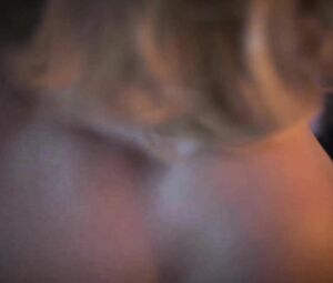 Julia Kalinowska enjoys lesbian sex in Kostka smalcu z bakaliami (2017)