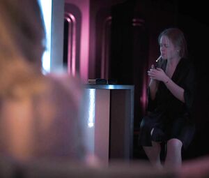 Julia Kalinowska enjoys lesbian sex in Kostka smalcu z bakaliami (2017)