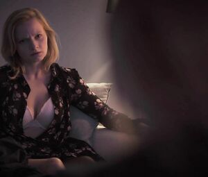 Julia Kalinowska enjoys lesbian sex in Kostka smalcu z bakaliami (2017)