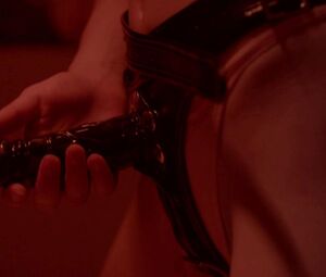 Femdom sex scene: Aya Wolf - Flor de Luto (2020)