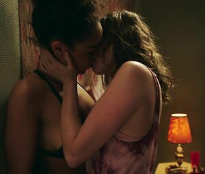 Lesbian Love Scenes - LESBIAN SCENES CELEBS VIDEOS FROM ADULT MOVIES