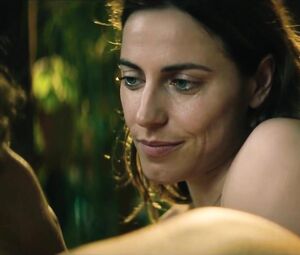 Naked Antje Traue from Konig der Raben (2020)